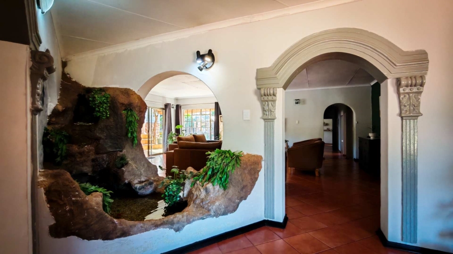 6 Bedroom Property for Sale in Hartbeespoort North West